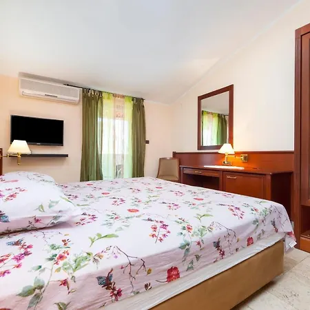 Aparthotel Luna Tsuki Six *